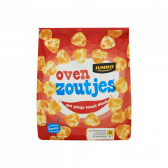 Jumbo Oven pretzels with spicy tomato flavor