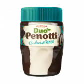 Penotti Duo penotti cookies and milk