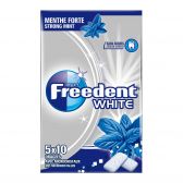 Freedent Strong mint chewing gum