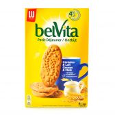 LU Belvita petit dejeuner wholegrain cookies with milk