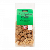 Jumbo Salad mix with roasted pinenuts and croutons