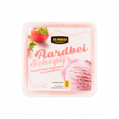 Jumbo Strawberry ice cream prepared with whipped cream and strawberries (only available within Europe)