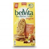 LU Belvita wholegrain cookies with honey, chocolate and hazelnuts