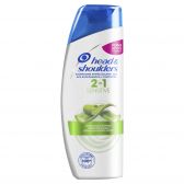 Head & Shoulders Sensitive 2 in 1 shampoo