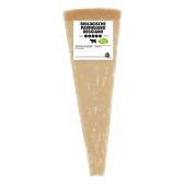 Albert Heijn Biologische parmigiano reggiano 32+ kaas stuk (voor uw eigen risico, geen restitutie mogelijk)