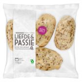 Albert Heijn Liefde & passie petit pains spelt brood (voor uw eigen risico, geen restitutie mogelijk)