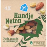 Albert Heijn Handje noten met pinda's, amandelen en snackerwten