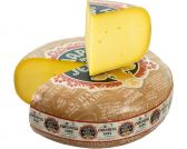 Happy Mrs. Jersey Cheerful Lady Extra matured organic Jersey cheese